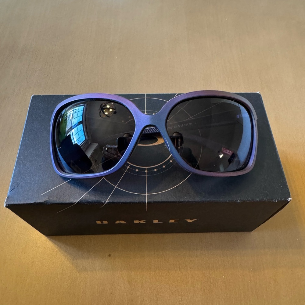 OAKLEY Wildrye OO9230 Cateye Sunglasses for Women